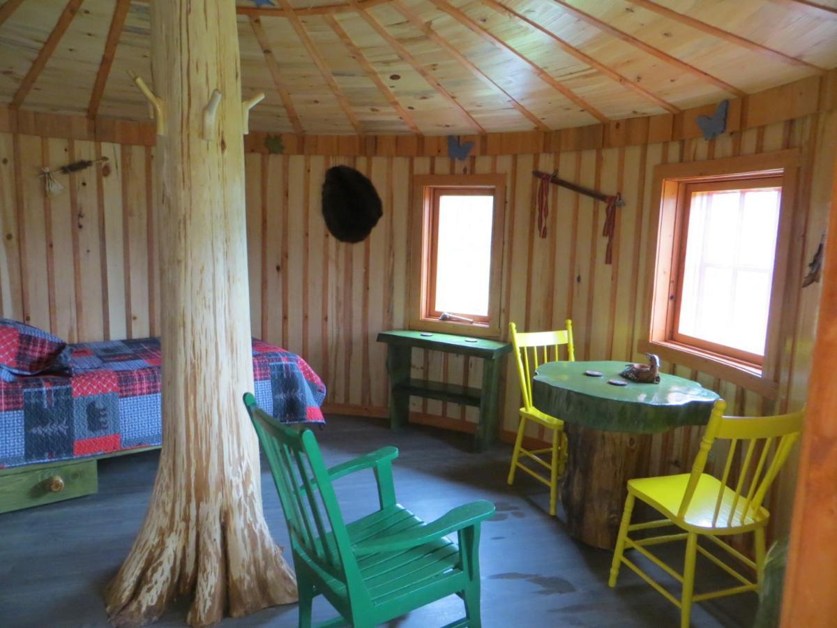 La Maison Sous Les Arbres Saint Roch de Mekinac Exterior foto